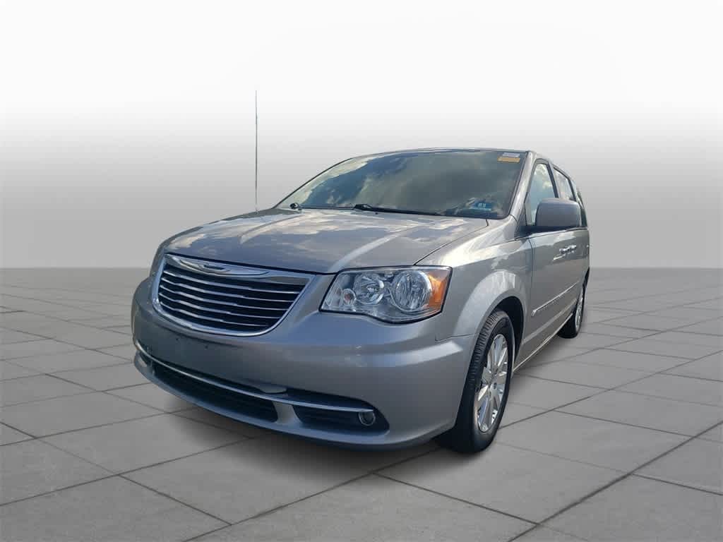 Thumbnail: 2016 Chrysler Town & Country - 1