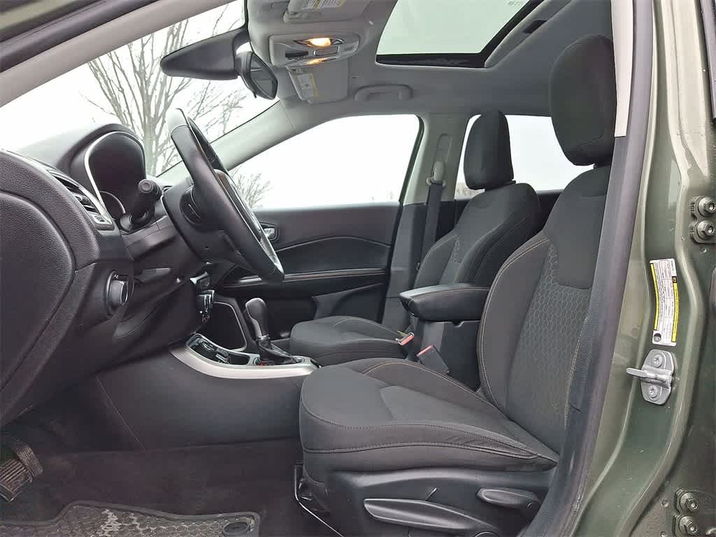 Thumbnail: 2018 Jeep Compass - 11