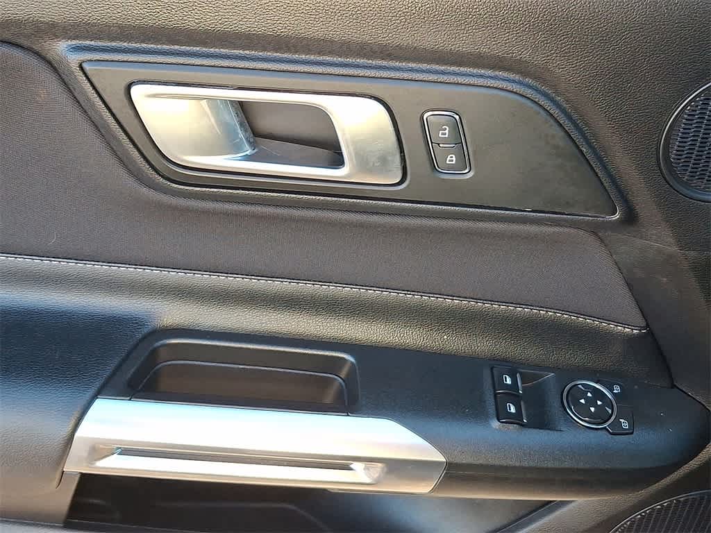 Thumbnail: 2022 Ford Mustang - 2