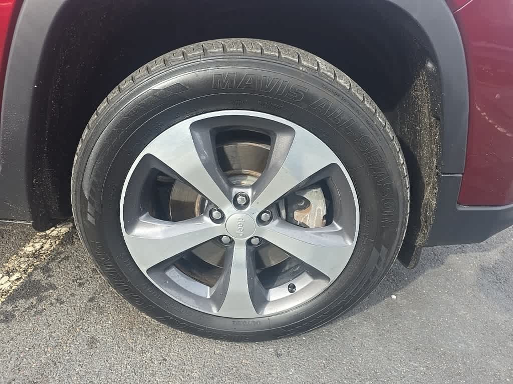 Thumbnail: 2019 Jeep Cherokee - 9