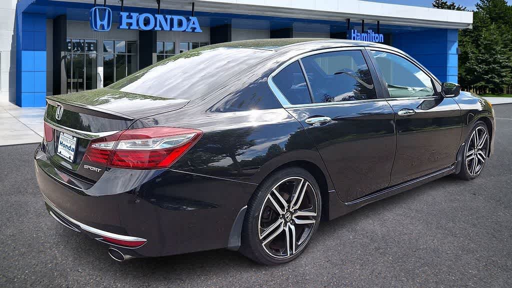 Thumbnail: 2017 Honda Accord - 8