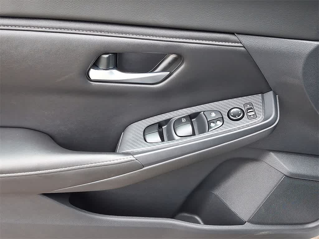 Thumbnail: 2022 Nissan Sentra - 10