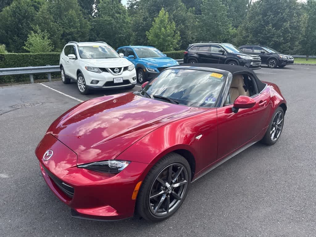 Thumbnail: 2019 Mazda MX-5 Miata - 15