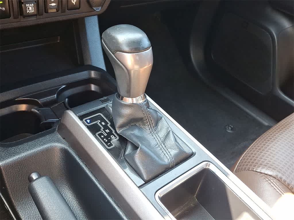 Thumbnail: 2019 Toyota Tacoma - 12