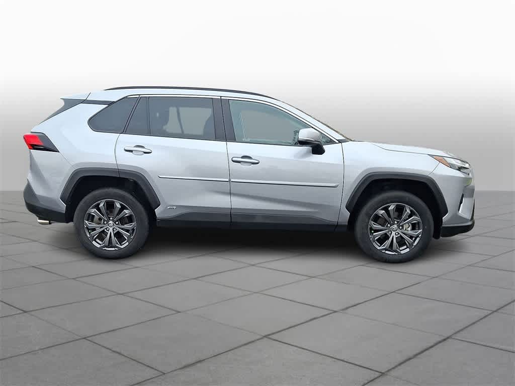 Thumbnail: 2022 Toyota RAV4 - 25