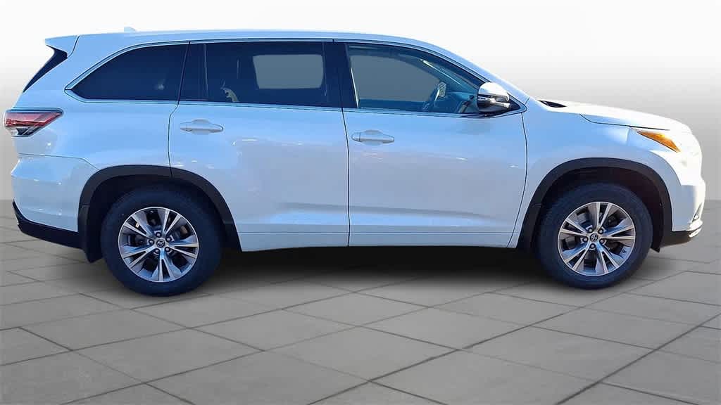Thumbnail: 2016 Toyota Highlander - 9