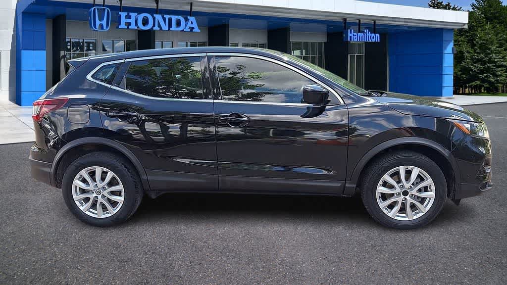 Thumbnail: 2021 Nissan Rogue Sport - 9