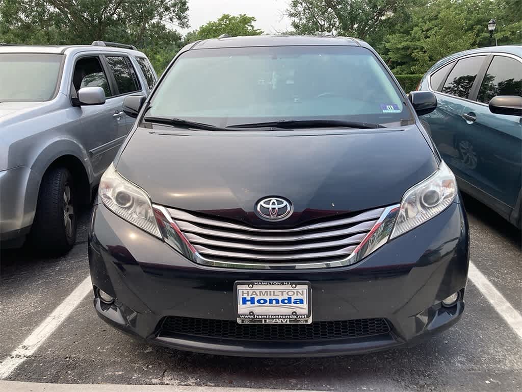 Thumbnail: 2017 Toyota Sienna - 2