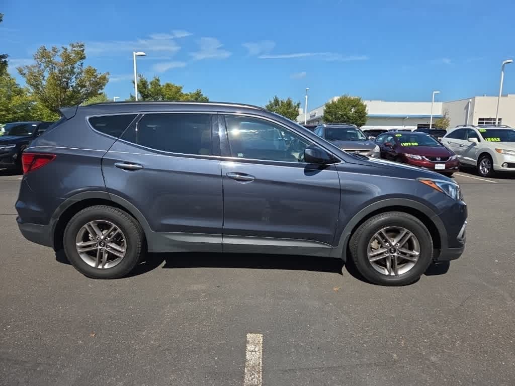 Thumbnail: 2017 Hyundai Santa Fe - 4
