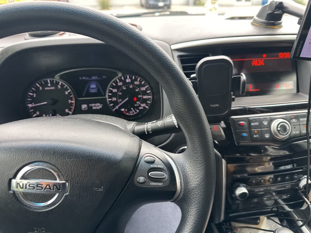 Thumbnail: 2014 Nissan Pathfinder - 10