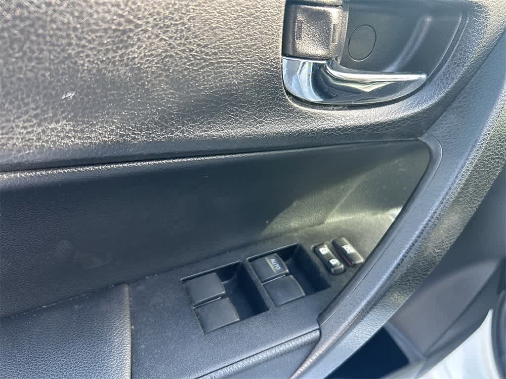 Thumbnail: 2014 Toyota Corolla - 14