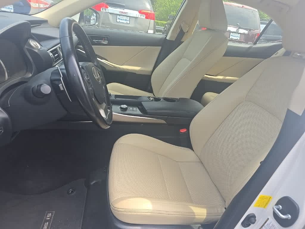 2016 Lexus IS 300 14