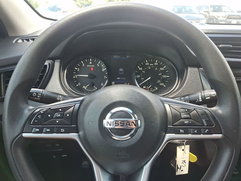 Thumbnail: 2021 Nissan Rogue Sport - 16