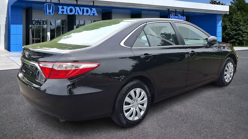 Thumbnail: 2017 Toyota Camry - 8