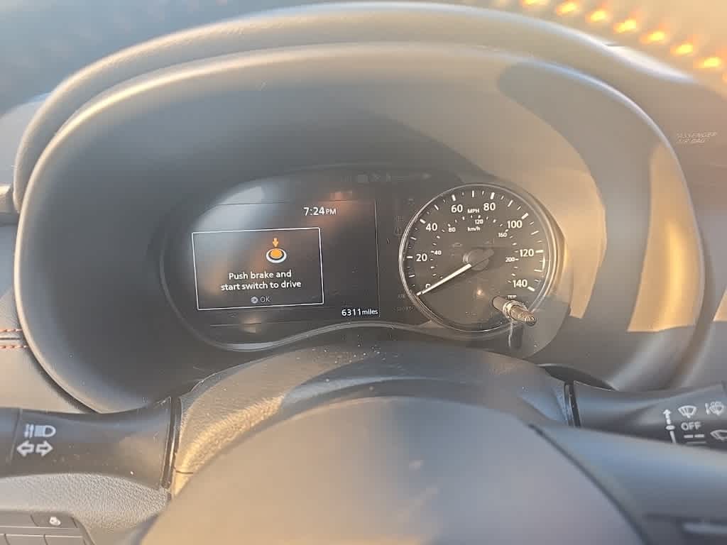 2024 Nissan Kicks SR 8