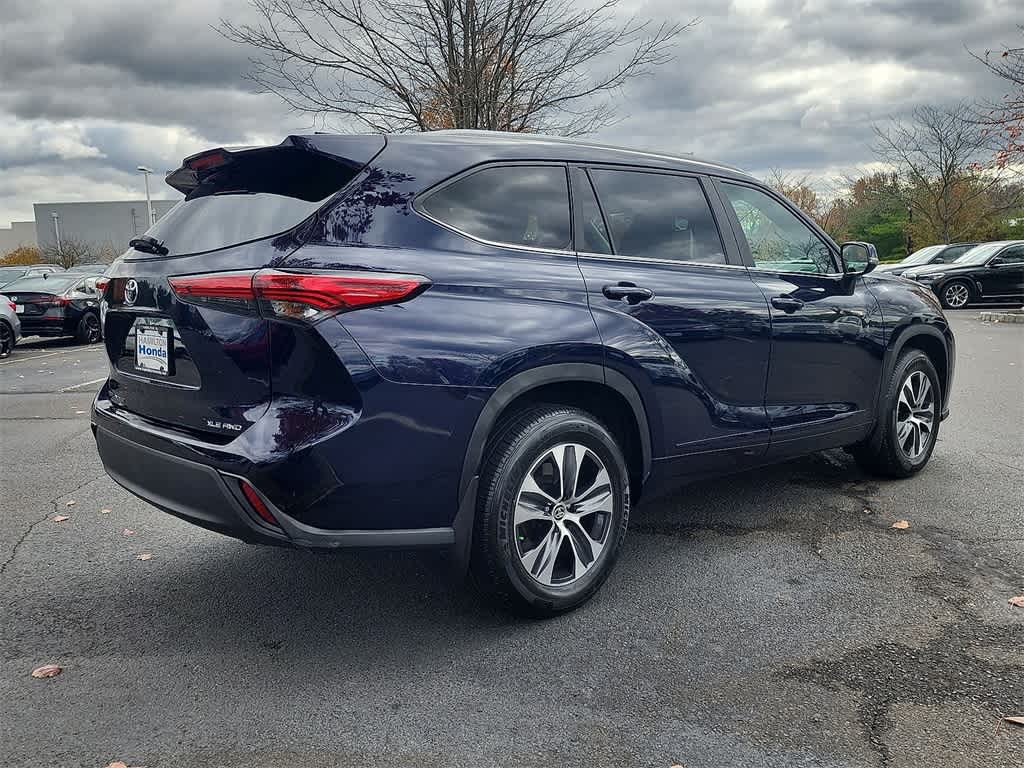 Thumbnail: 2023 Toyota Highlander - 31