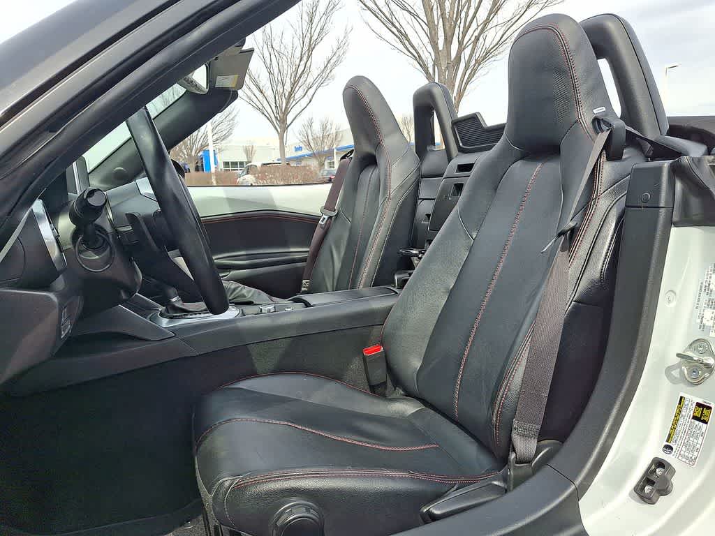 Thumbnail: 2017 Mazda MX-5 Miata - 12