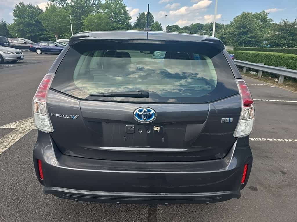 Thumbnail: 2017 Toyota Prius v - 5