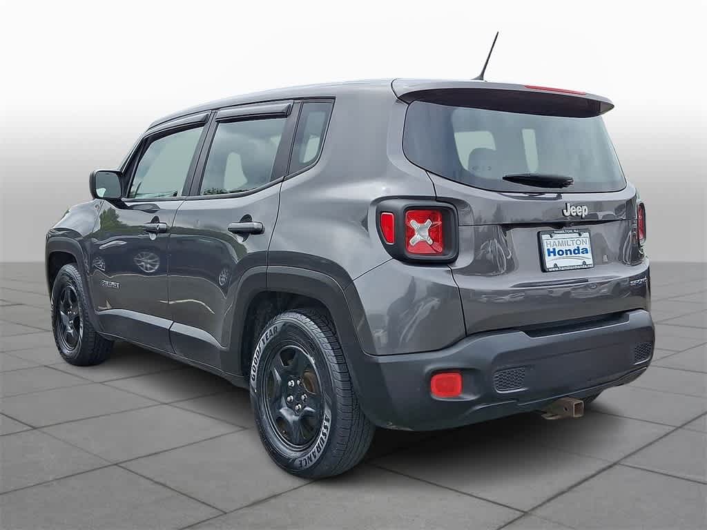 Thumbnail: 2016 Jeep Renegade - 22
