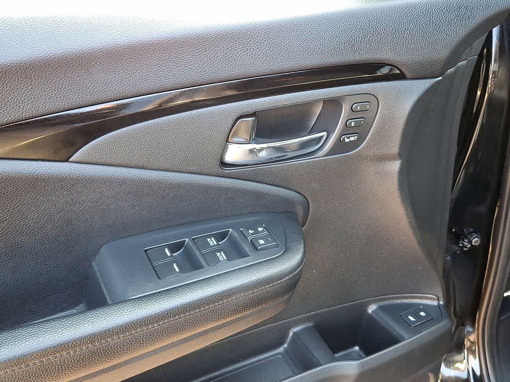 Thumbnail: 2020 Honda Passport - 10