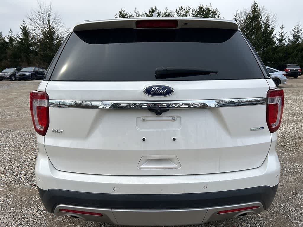 Thumbnail: 2016 Ford Explorer - 5