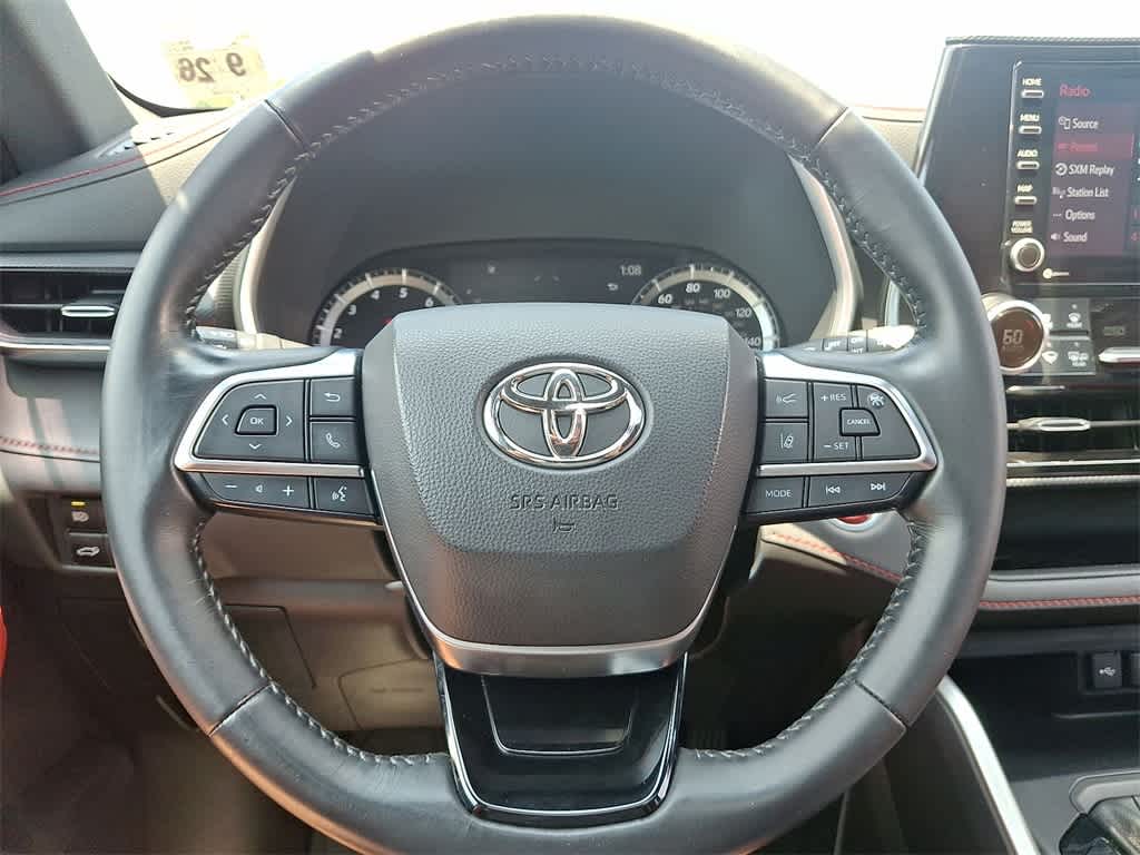 Thumbnail: 2021 Toyota Highlander - 16