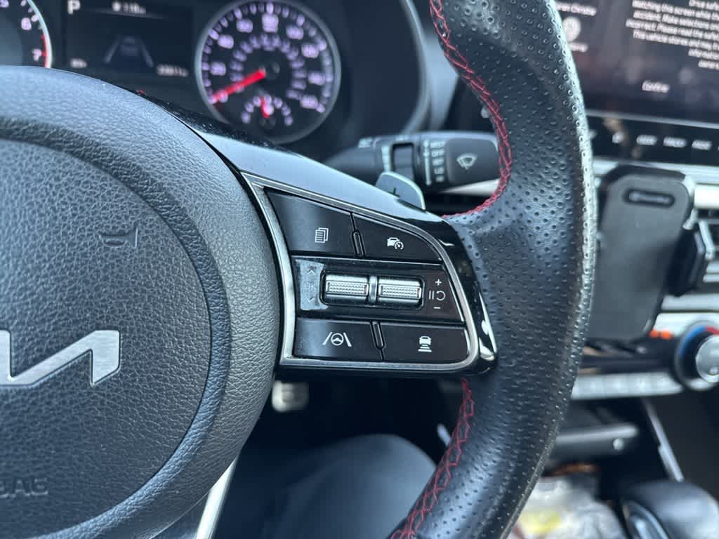 Thumbnail: 2022 Kia Forte - 11