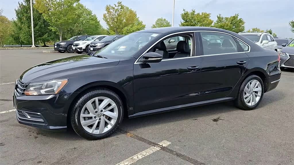 Thumbnail: 2018 Volkswagen Passat - 4