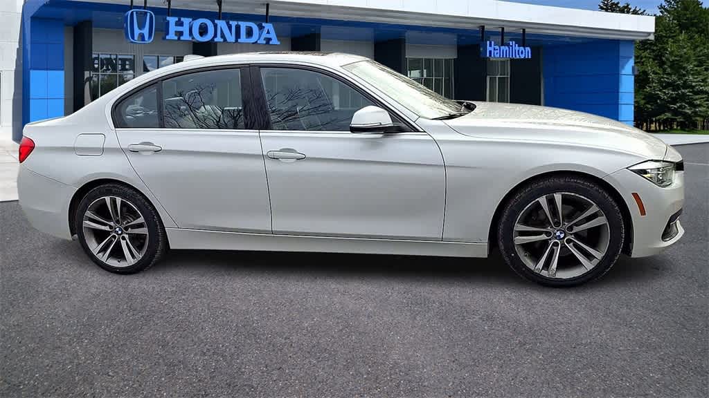 Thumbnail: 2017 BMW 3 Series - 9