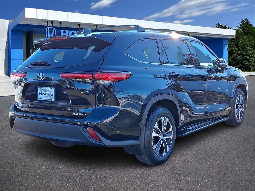 Thumbnail: 2021 Toyota Highlander - 24