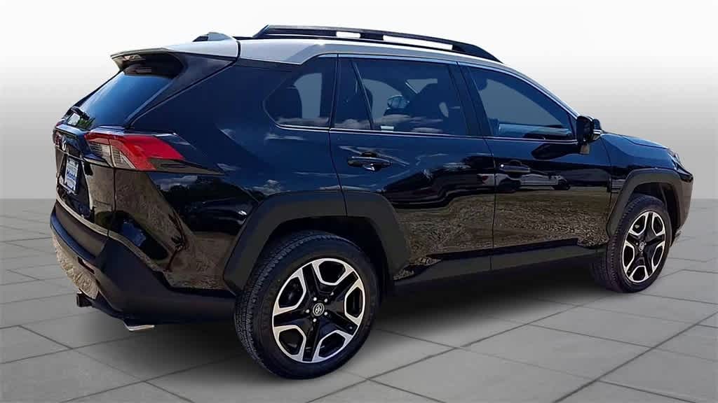 Thumbnail: 2019 Toyota RAV4 - 8