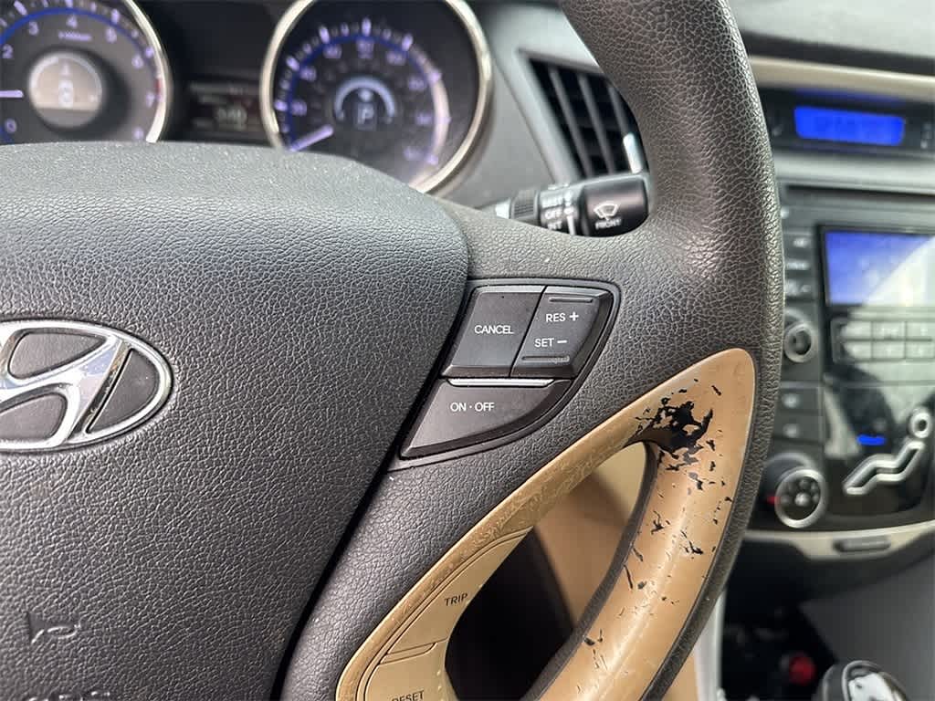 Thumbnail: 2011 Hyundai Sonata - 10