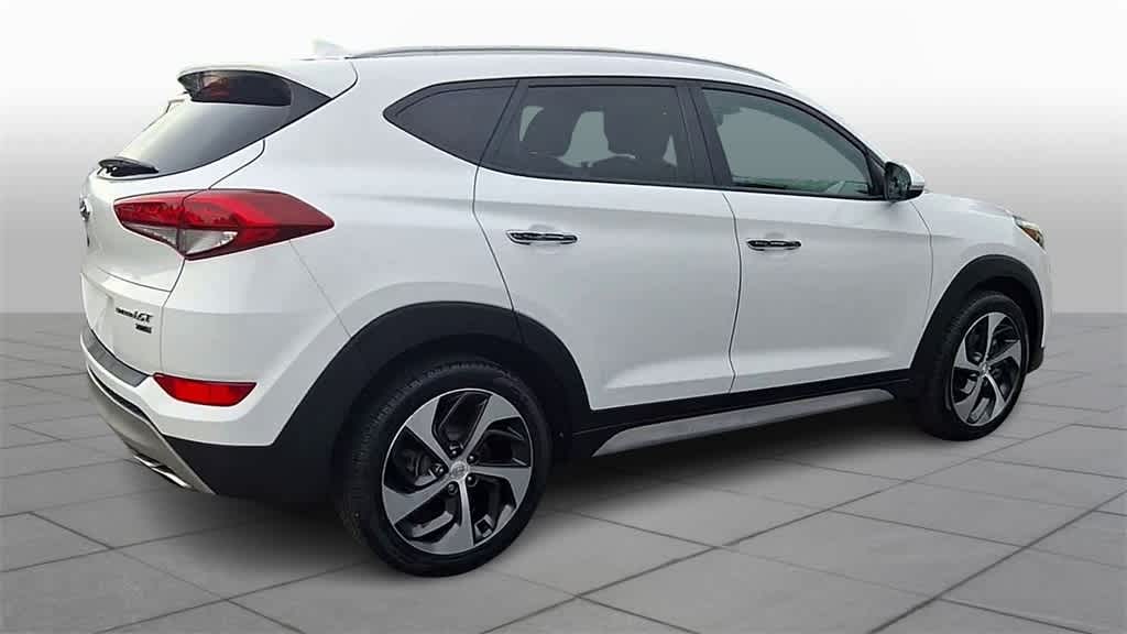 Thumbnail: 2017 Hyundai Tucson - 8