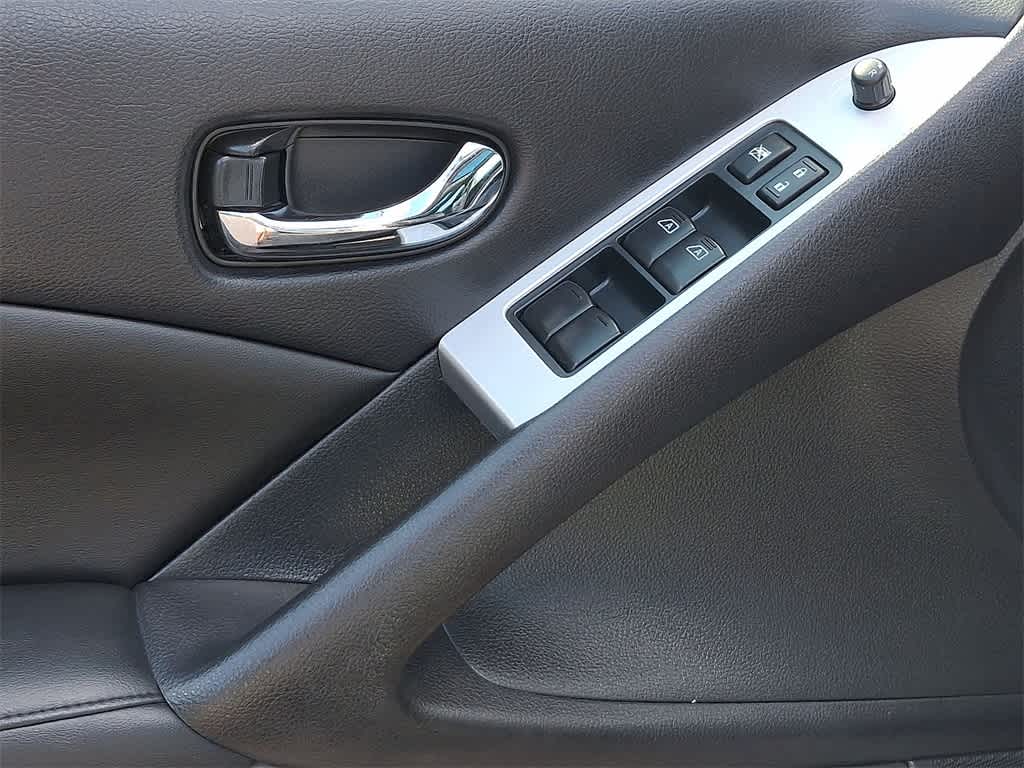 Thumbnail: 2013 Nissan Murano - 10
