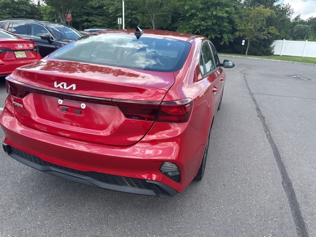 Thumbnail: 2022 Kia Forte - 6