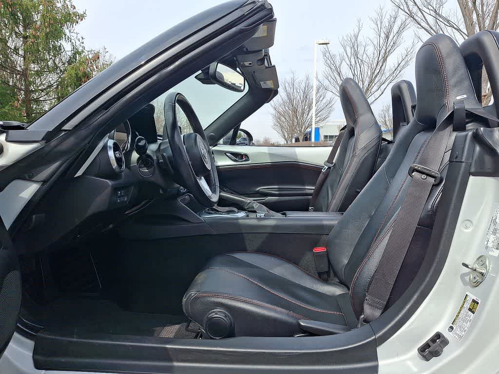 Thumbnail: 2017 Mazda MX-5 Miata - 3