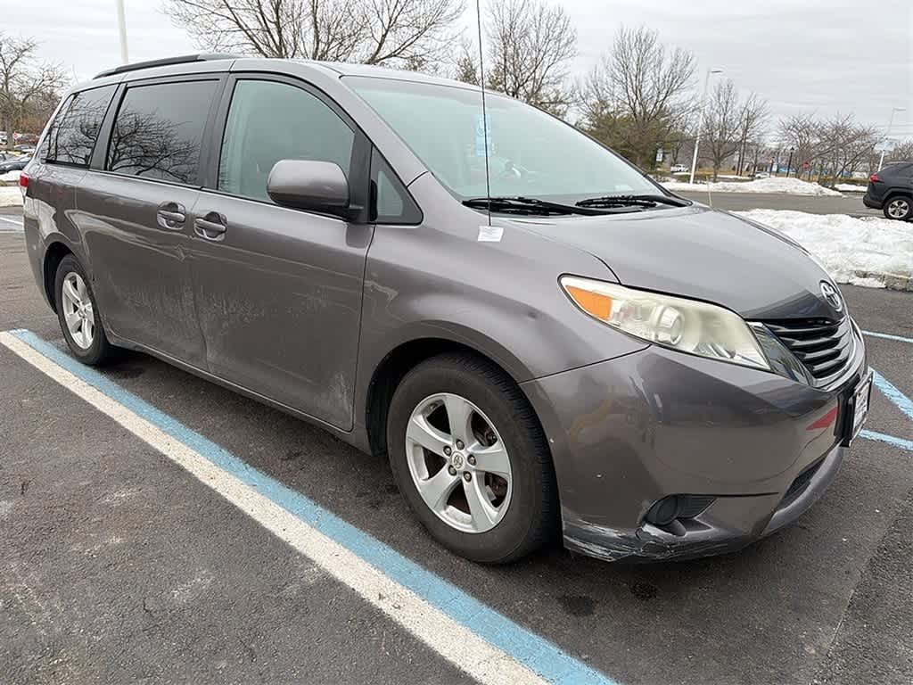 Thumbnail: 2011 Toyota Sienna - 3