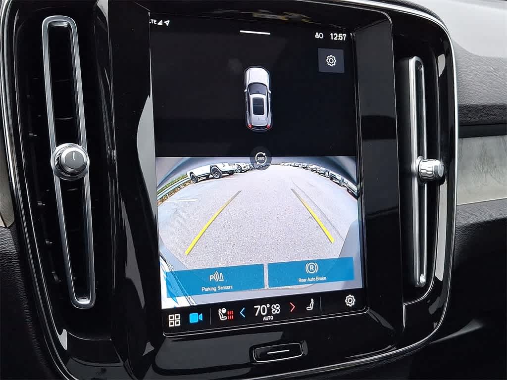 Thumbnail: 2023 Volvo XC40 - 15