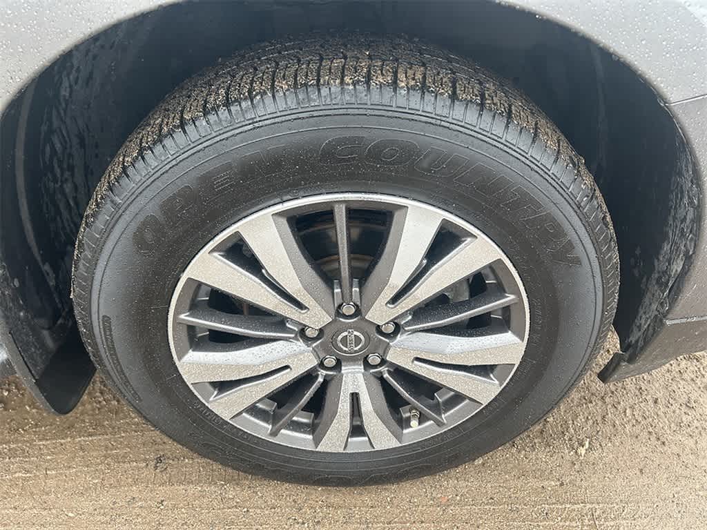 Thumbnail: 2017 Nissan Pathfinder - 9