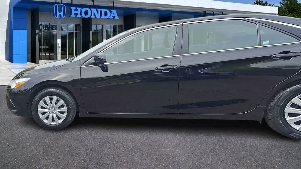 Thumbnail: 2017 Toyota Camry - 5