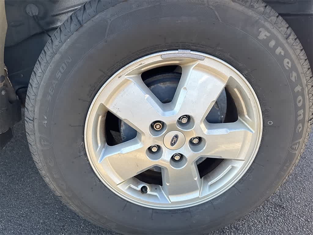 Thumbnail: 2010 Ford Escape - 9