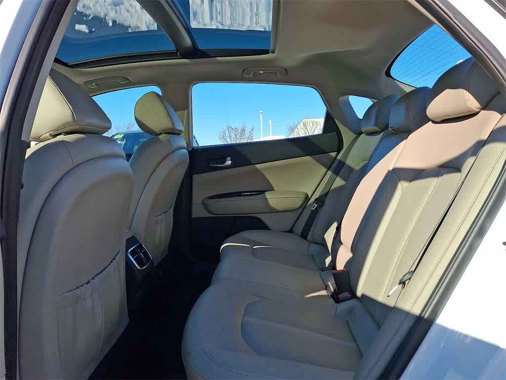 Thumbnail: 2017 Kia Optima - 20