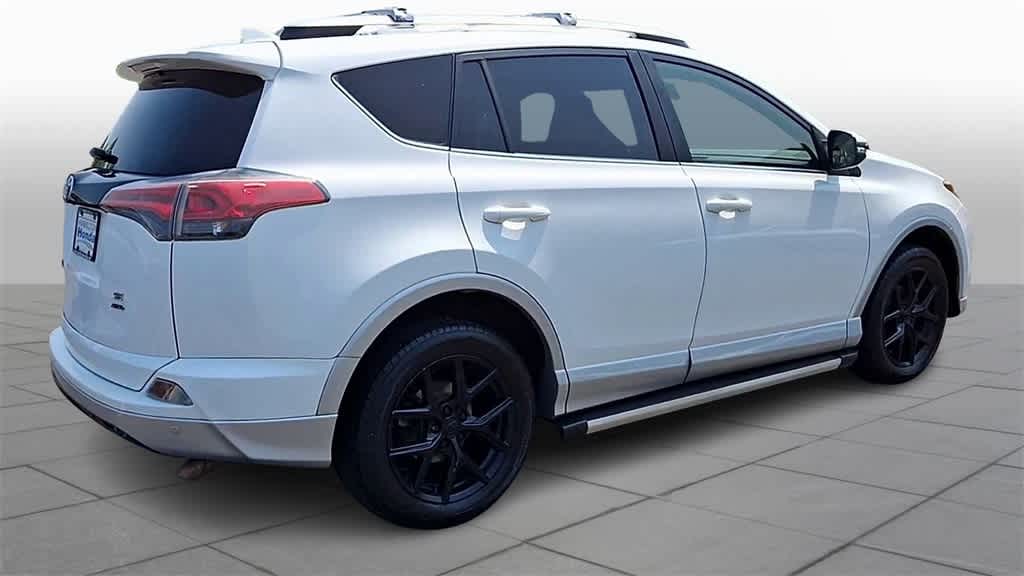 Thumbnail: 2016 Toyota RAV4 - 8