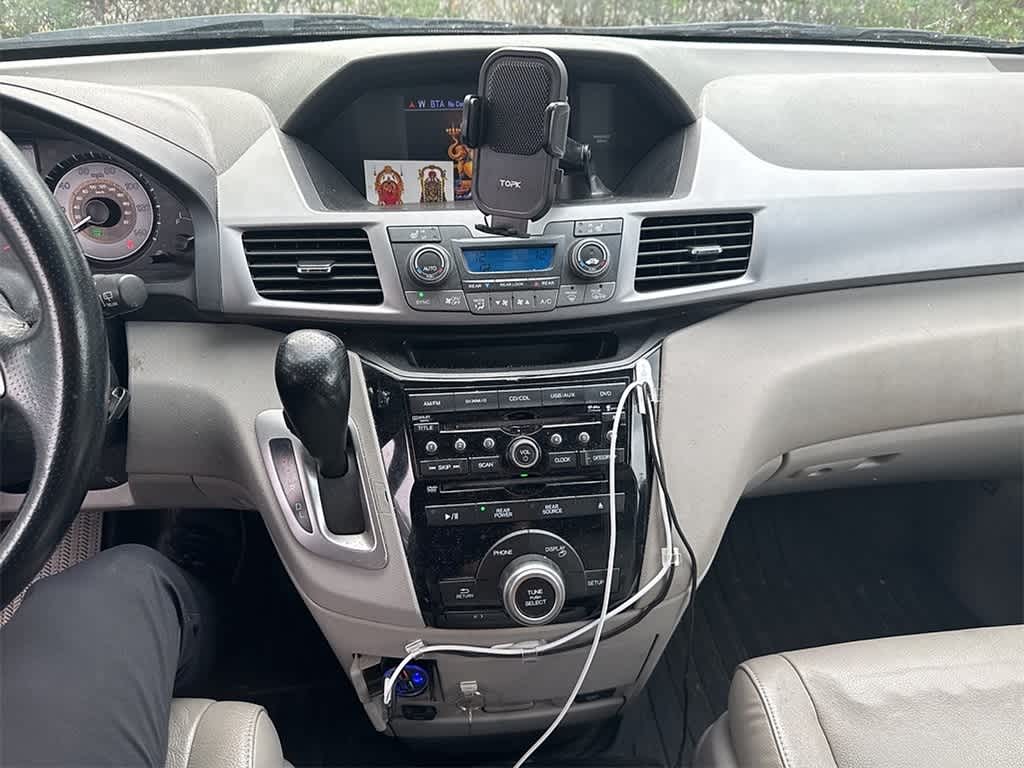 Thumbnail: 2011 Honda Odyssey - 14