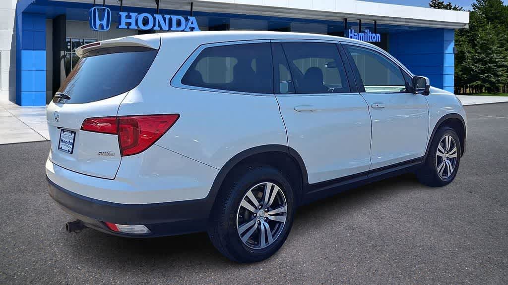 Thumbnail: 2017 Honda Pilot - 8