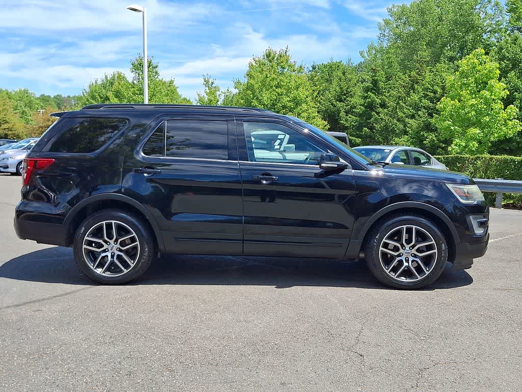 Thumbnail: 2016 Ford Explorer - 18