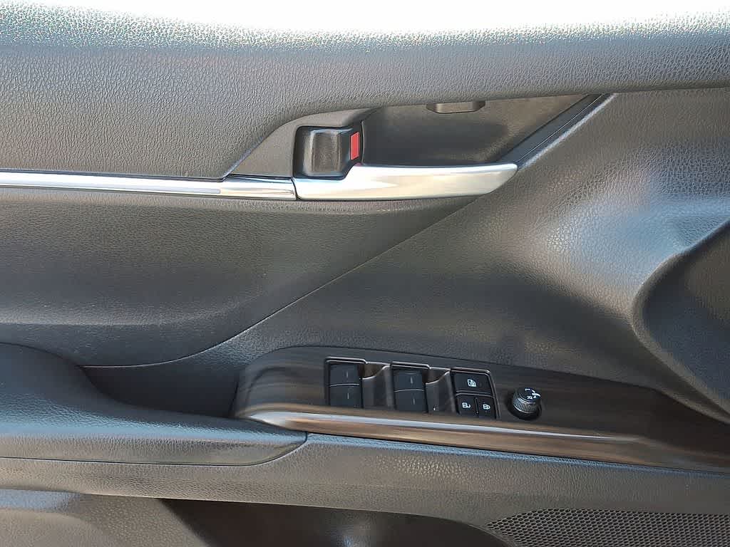 Thumbnail: 2023 Toyota Camry - 10