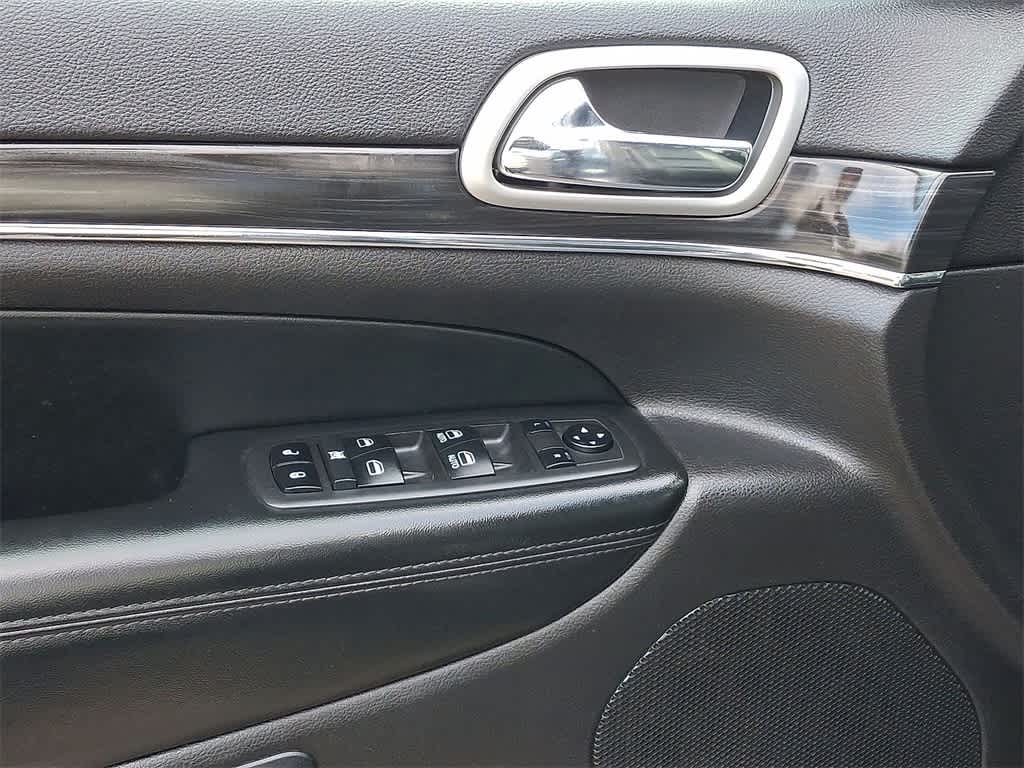 Thumbnail: 2020 Jeep Grand Cherokee - 10