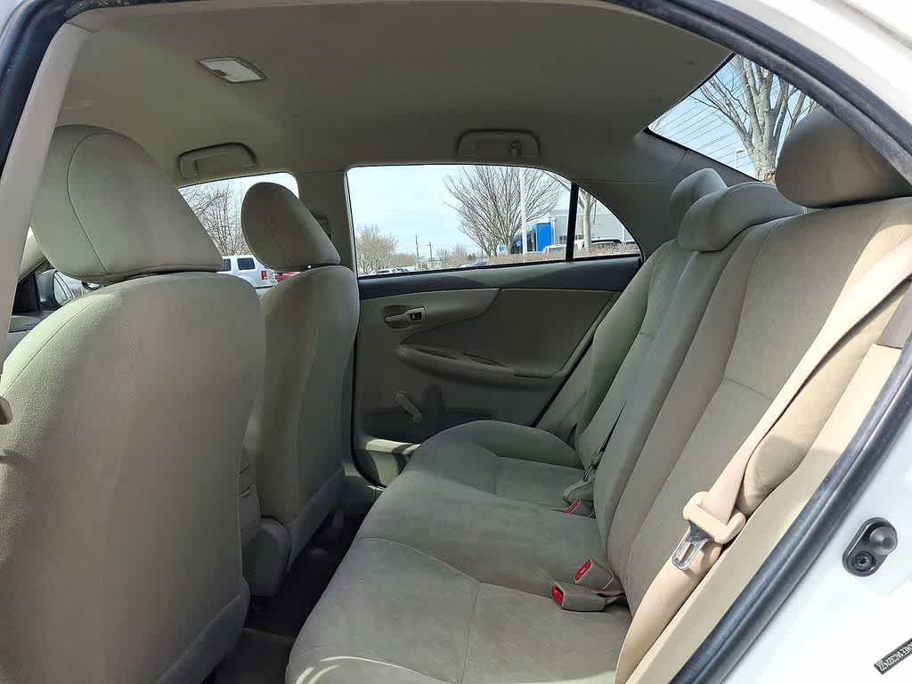 Thumbnail: 2010 Toyota Corolla - 20