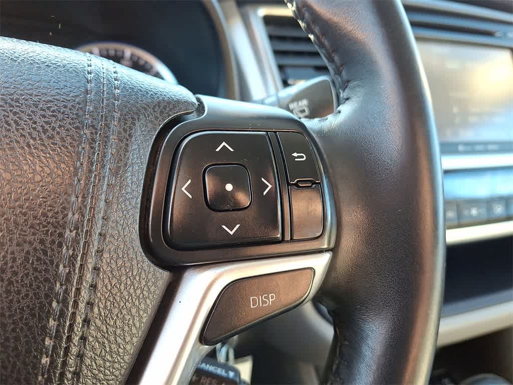 Thumbnail: 2016 Toyota Highlander - 18